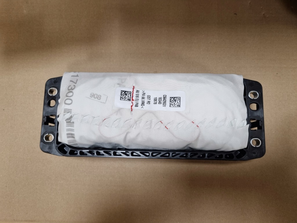 фото №10, Audi e-tron etron 4k приборная панель панель  оригинал подушка безопасности водитель пассажир