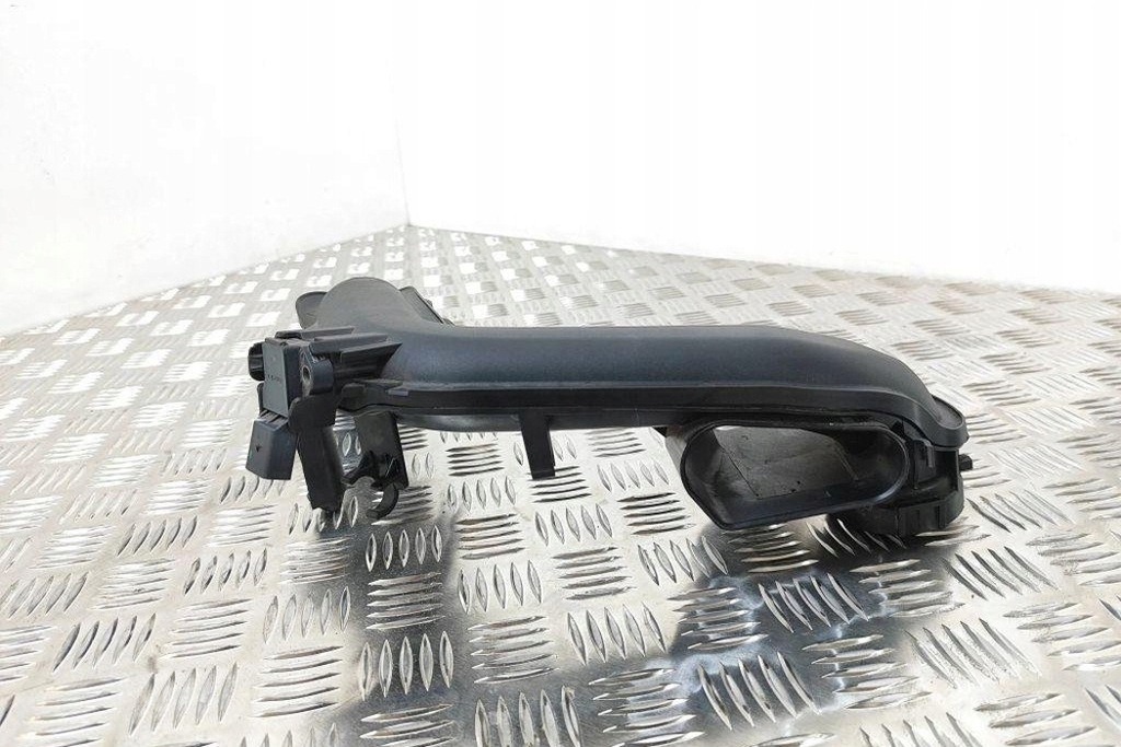 фото №7, Труба интеркулер vw t-roc a11 04c145673 1.0l бензиновый 85kw 2018