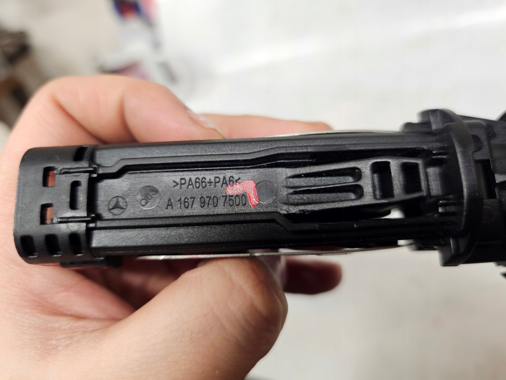 фото №8, Mercedes gle ii w167 напрямна кронштейн підголівник сидіння a1679707500