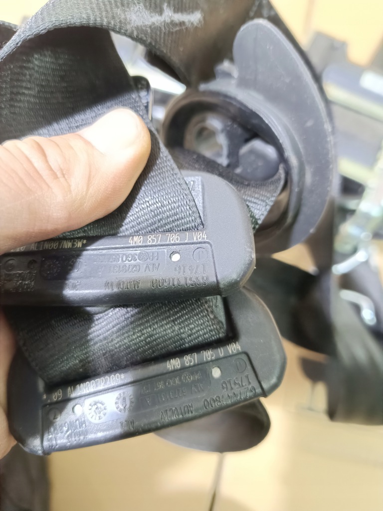 Audi q7 - перед ремни безопасности с доводчик 4m0857706j 4m0857705d в Украине