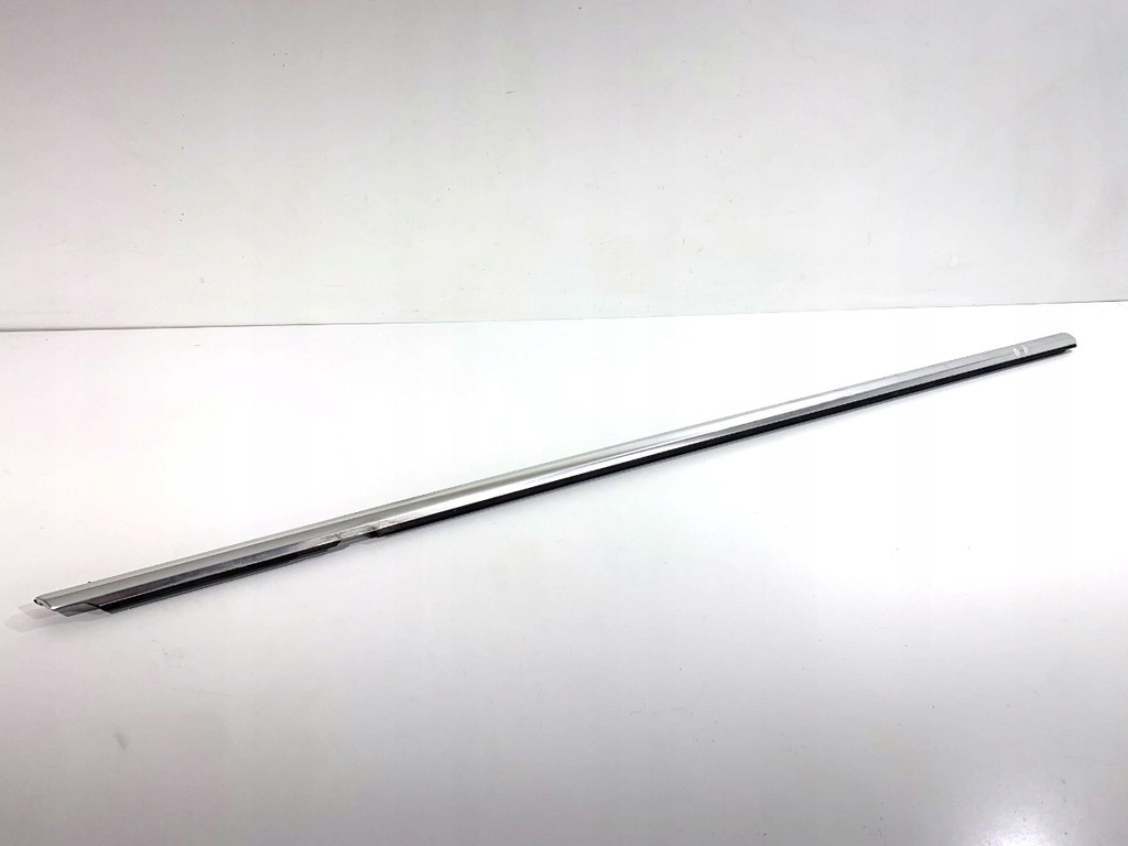 фото №1, Молдинг уплотнитель перед правый audi q8