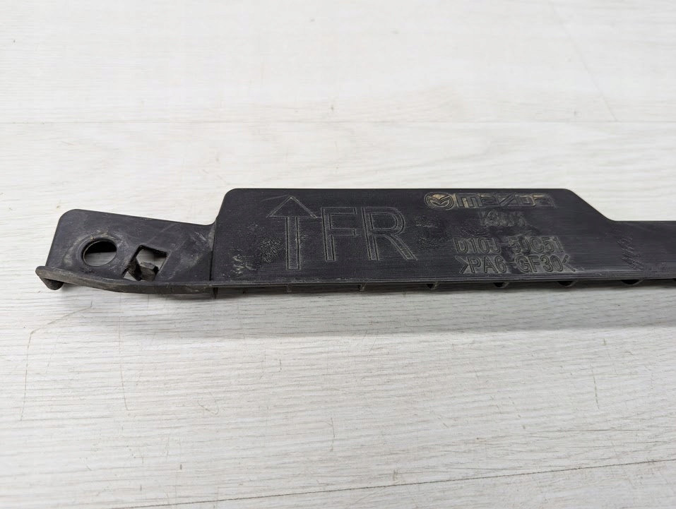 фото №2, Напрямна бампера задня mazda cx-3