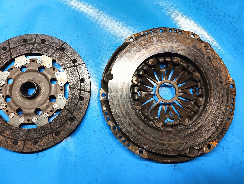 фото №8, Сцепление колесо двухмассовый lexus is 220 toyota 2.2 d-cat 2ad