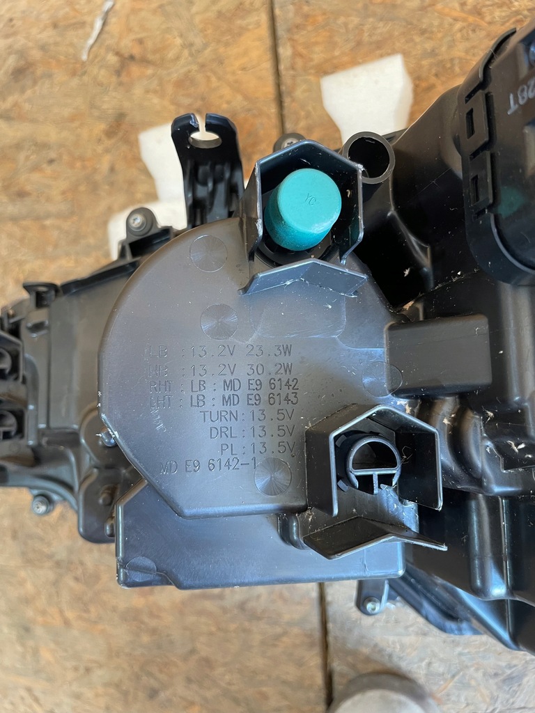 фото №9, Toyota corolla e21 lift лампа правая перед передняя 81110-02x10