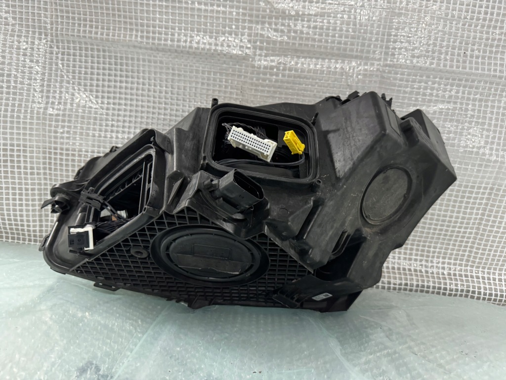 Mercedes glc w253 рестайлинг  правая фара full led в Украине