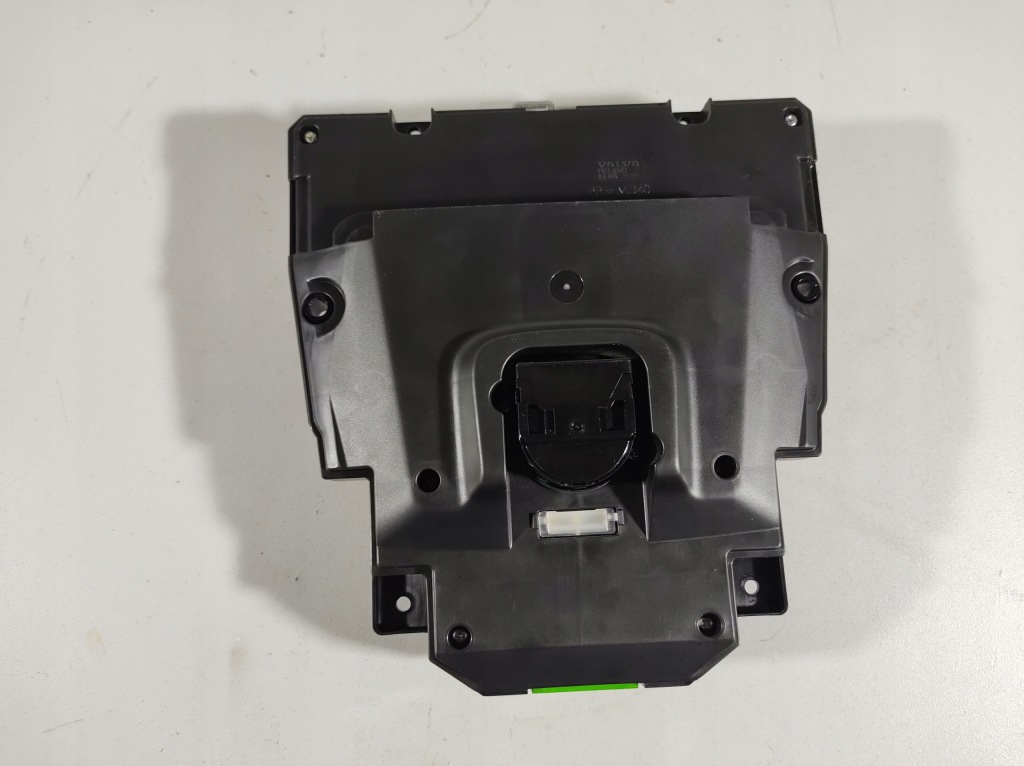 фото №11, Volvo v40 12- панель керування радіо 31346949