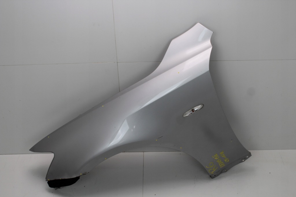 Купити Крило ліве перед lexus is 2 2 05-10r 1g1