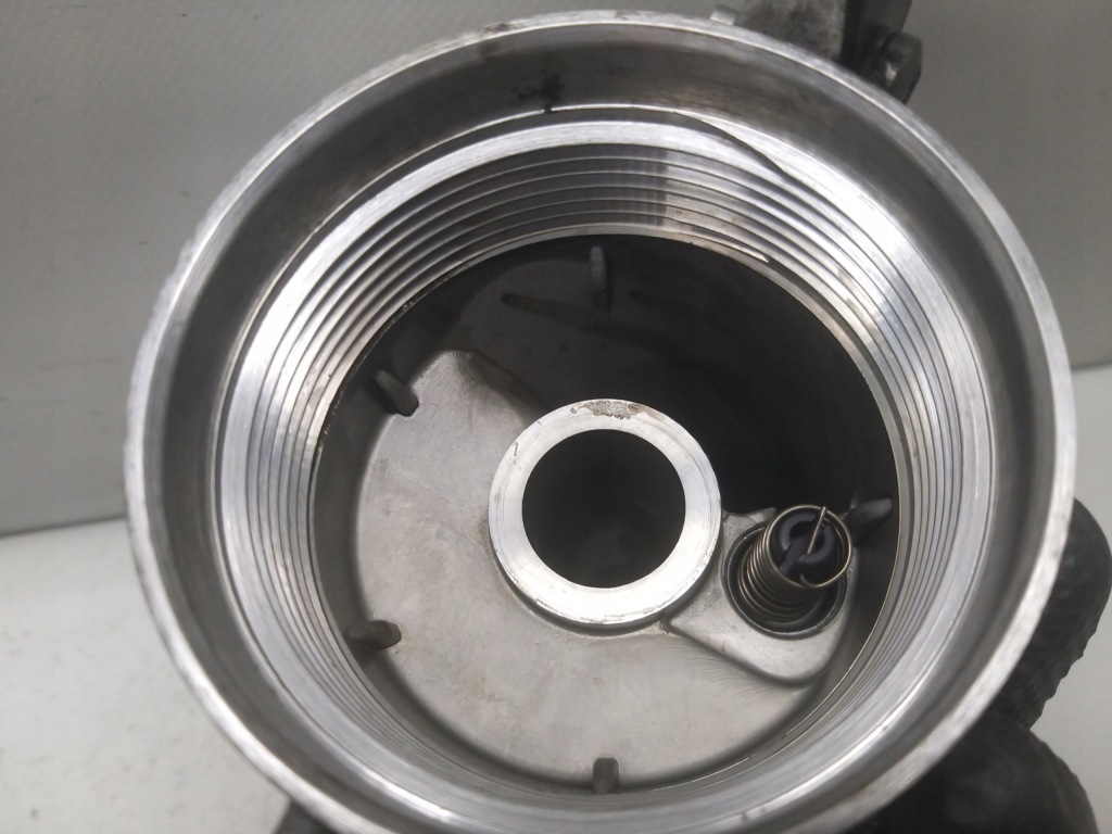 Корпус основание фильтра масла 1.6 vti 5f01 c4 berlingo 308 r56 v758311180 Цена