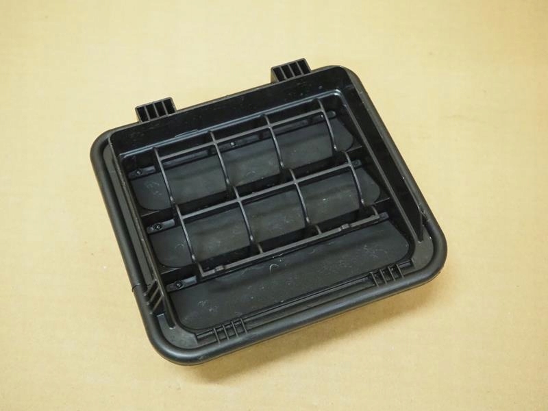 фото №1, Решётка вентиляции левая задняя hyundai ioniq