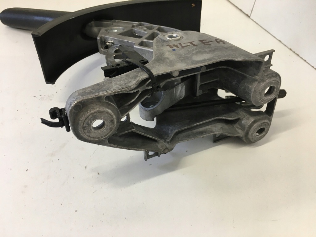 фото №13, Seat altea 5p рычаг тормоза ручного 5p0711461