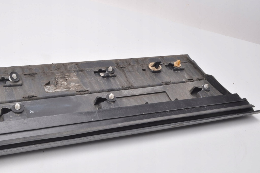 фото №5, Land rover range rover velar l560 молдинг дверь правая перед j8a2-21064-b