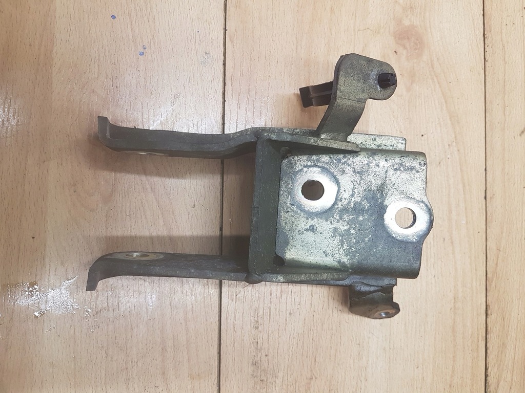 фото №1, Кронштейн кронштейн двигателя volvo v40 lift 2.0t