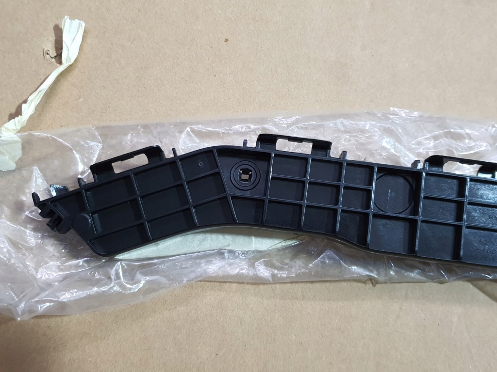 фото №3, Lexus rx 08-15 напрямна бампера лівий задня