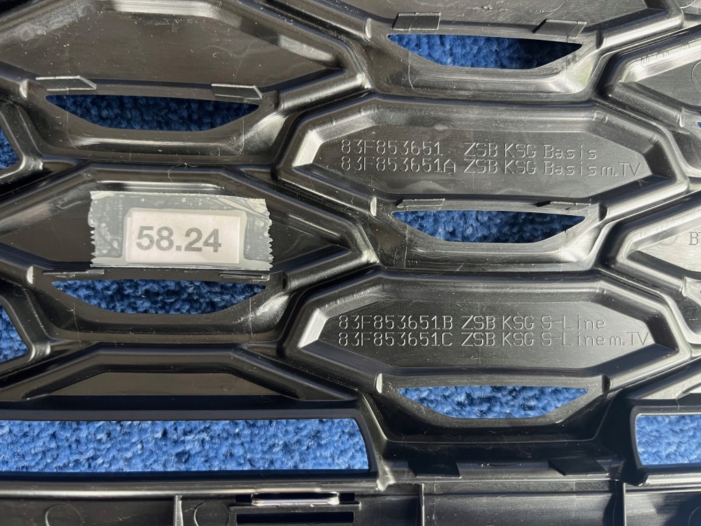 Audi q3 2 решётка  радиатора решётка радиатора 83f853651b хром s-line с Разборки