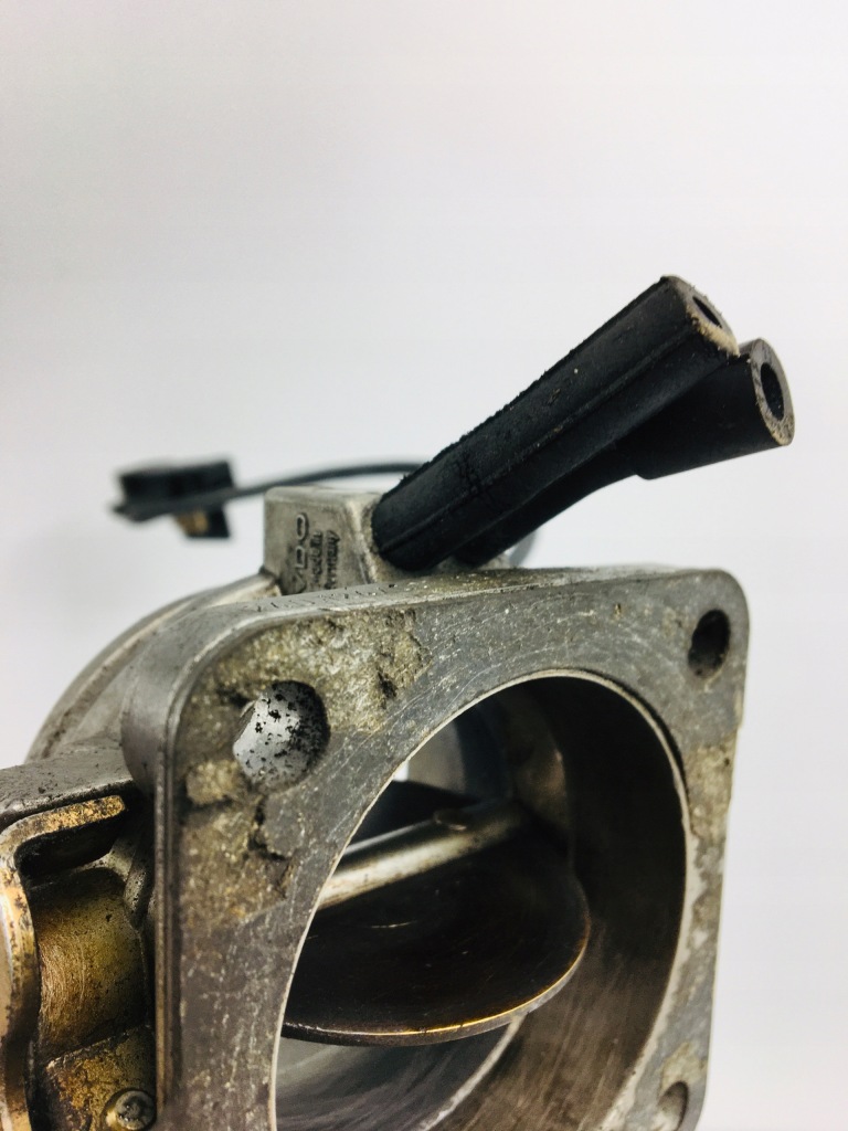 Дросельна заслінка mercedes w124 w201 190 m102 0065451824 0021400653 в Україні