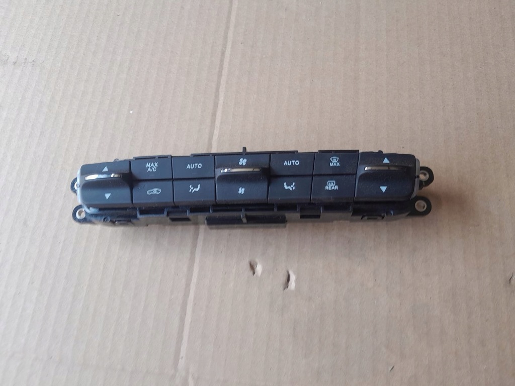 фото №1, Панель кондиционера maserati levante 06701263230