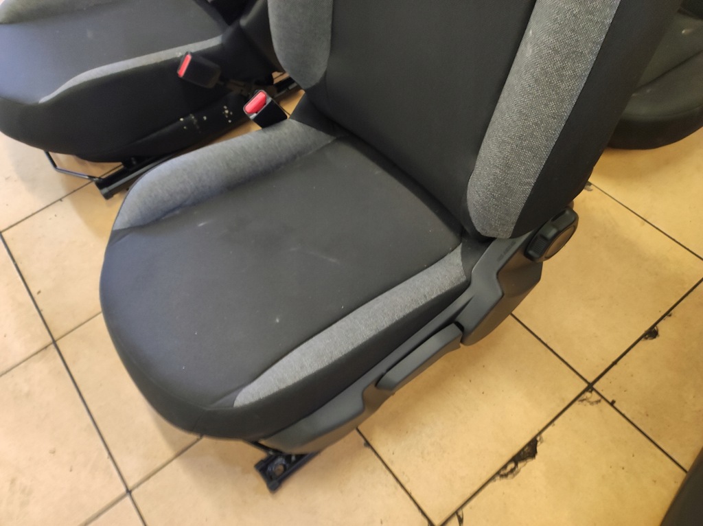 фото №5, Салон сиденья заднее сиденье обивка aygo x 22r.