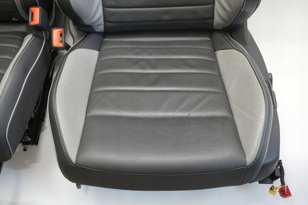 фото №8, Сиденья заднее сиденье обшивки vw golf viii 8 gti gtd hb