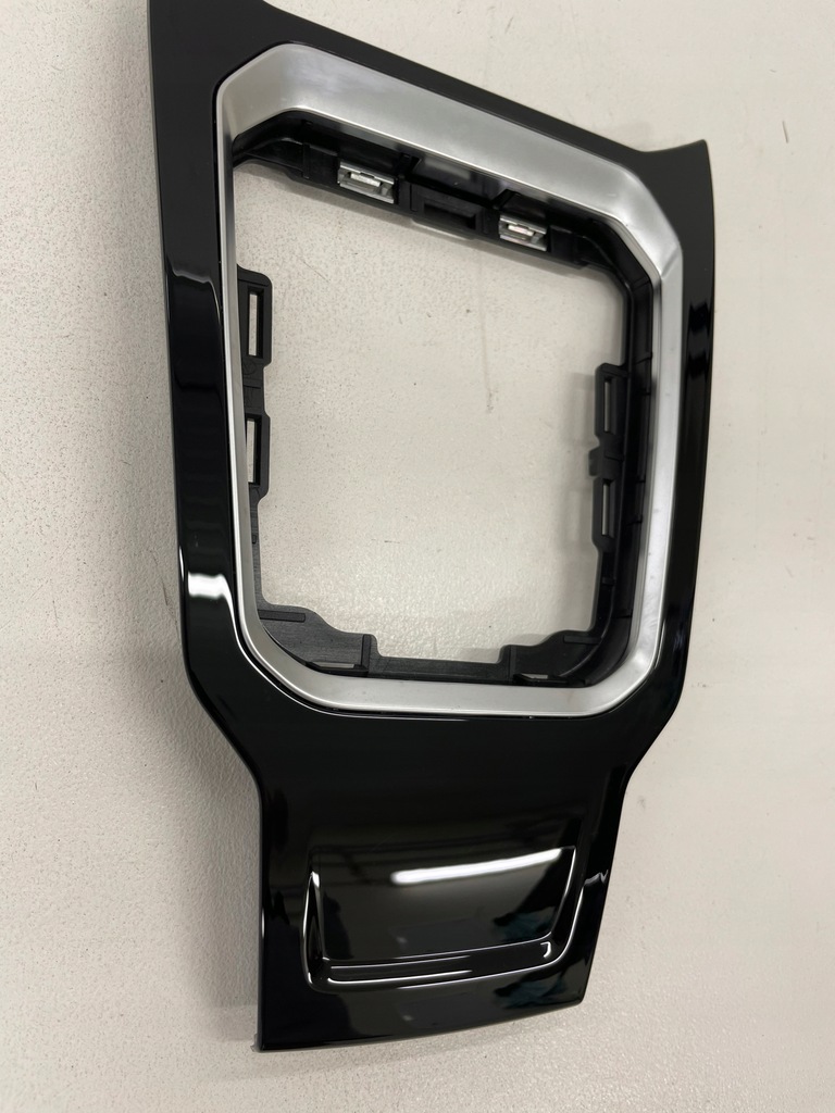 фото №2, Рамка чехол рычага переключения передач передач vw t-roc 2ga711456c идеальное состояние