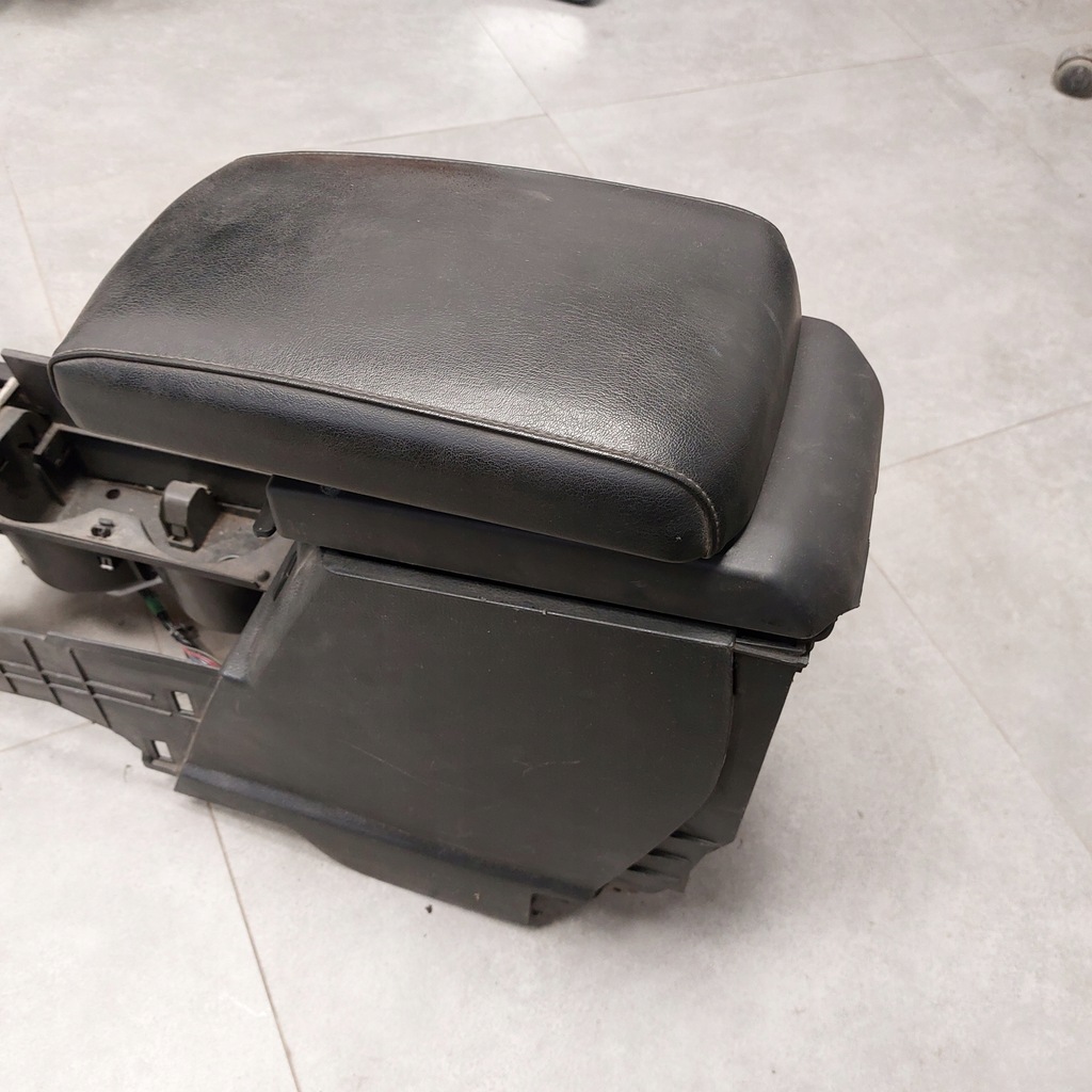 фото №8, Nissan maxima a34 подлокотник туннель средний