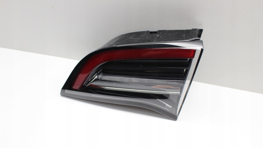 Купить Tesla 3/y рестайлинг  - лампа задняя правая led 2021+