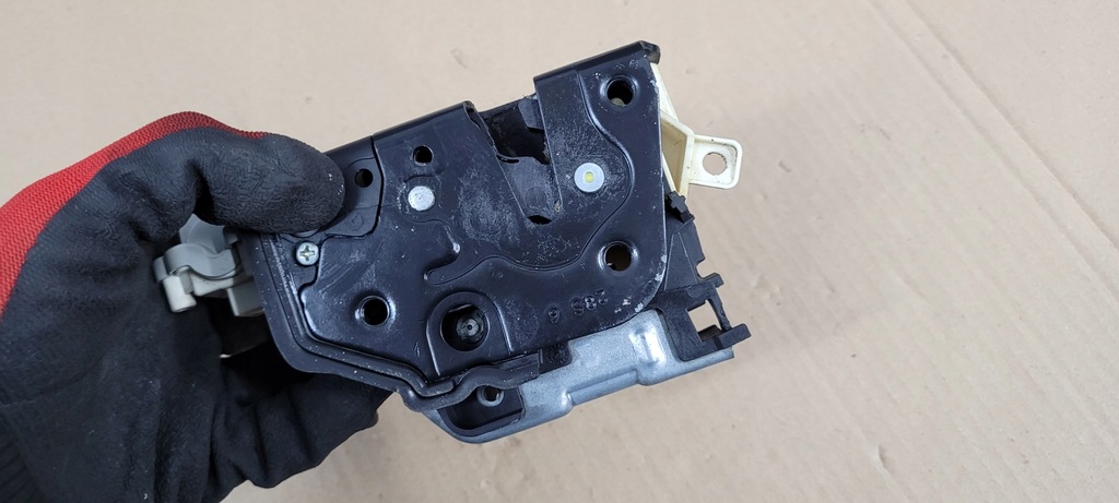 фото №9, A3 8v lift s3 замок дверь левый задняя 8pin sedan 4g0839015c