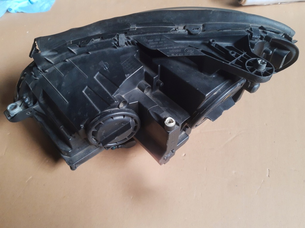 Mercedes c-klasa w204 рестайлінг  bi ксенон ils a2048204430 комплектна сіра Ціна