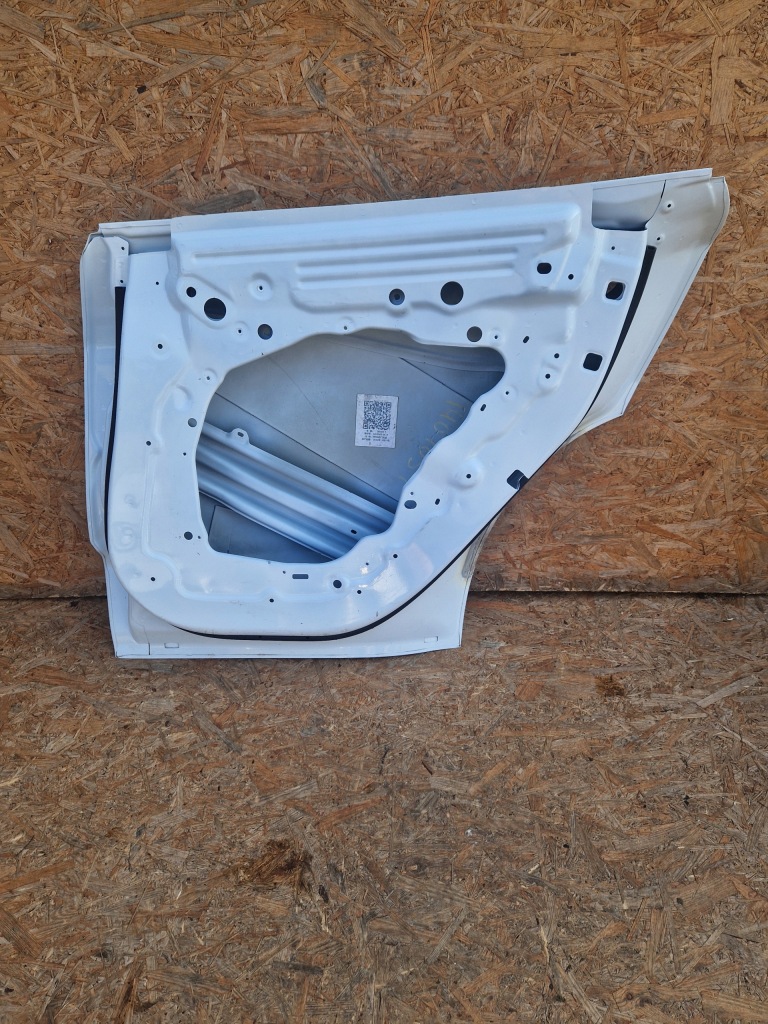 Tesla model y 20- дверь правый  задняя задняя 1493562-ec-a Цена