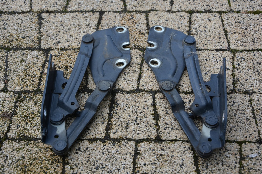 фото №1, Петля капот vw golf 6+ 5m0823301 5m0823302