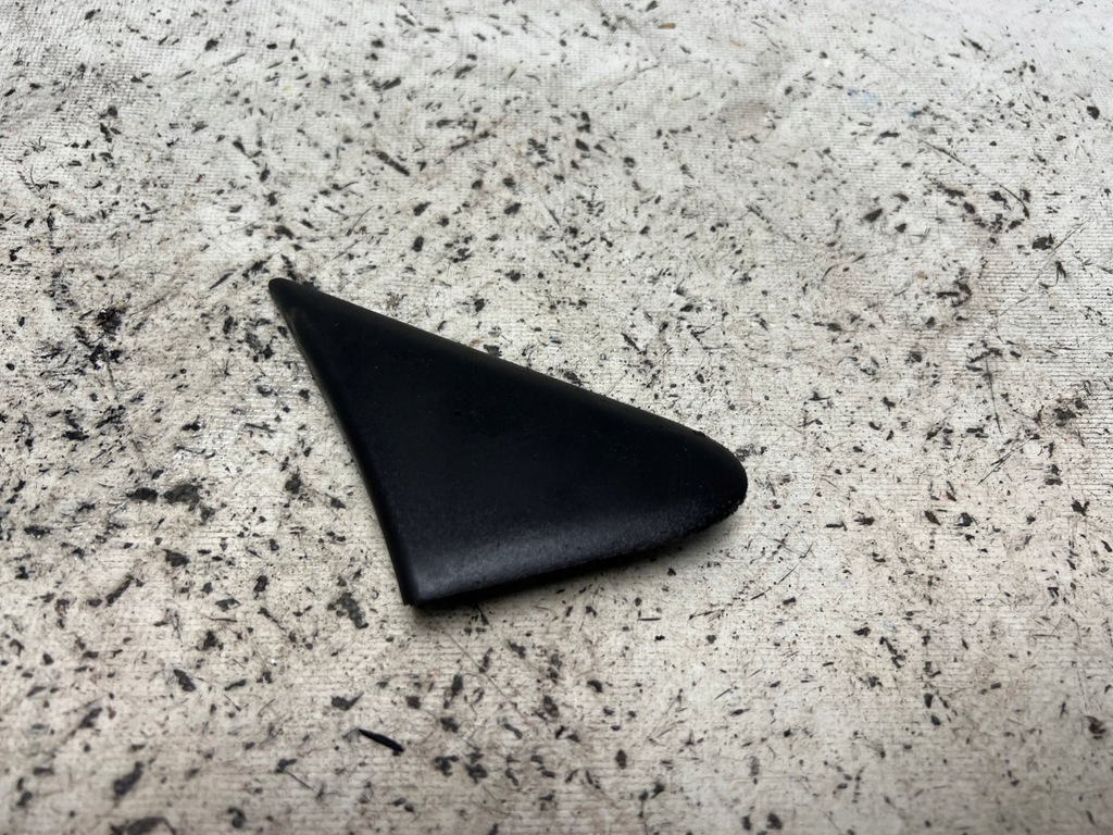 фото №1, Dacia dokker треугольник накладка крыла правая