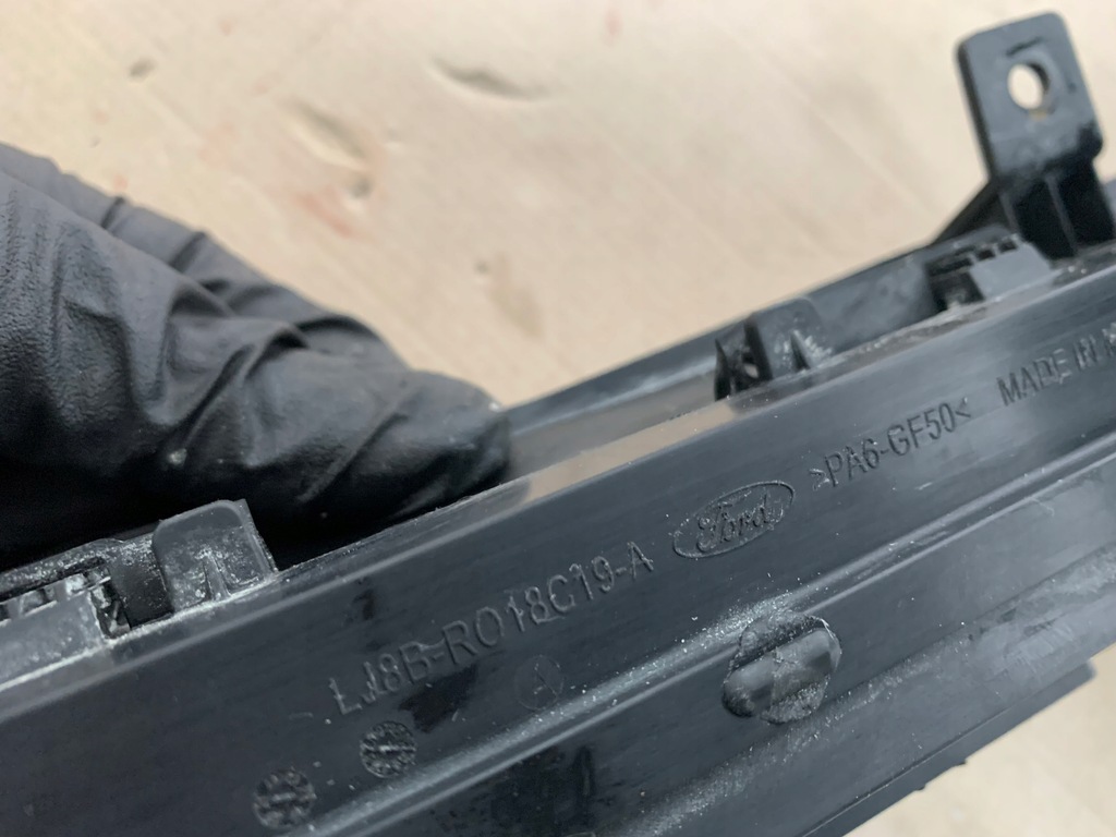 фото №12, Ford mustang mach-e 2021r решітка обдув середня панелі приладової панелі