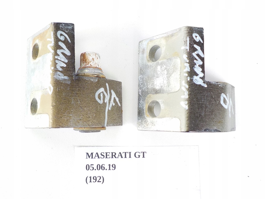 фото №2, Петлі двері maserati granturismo