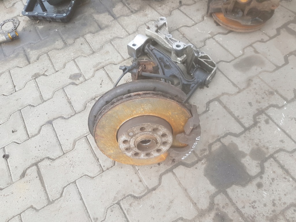 фото №1, Audi a3 8p 2.0 tdi рычаг поворотный кулак правая перед