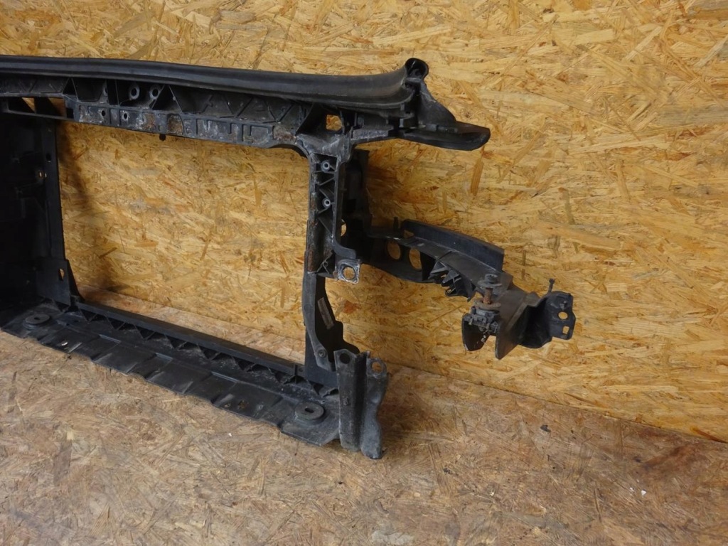 Audi a3 8p рестайлінг  08-12 підсилювач передній ремінь перед передній 8p0805594c Київ