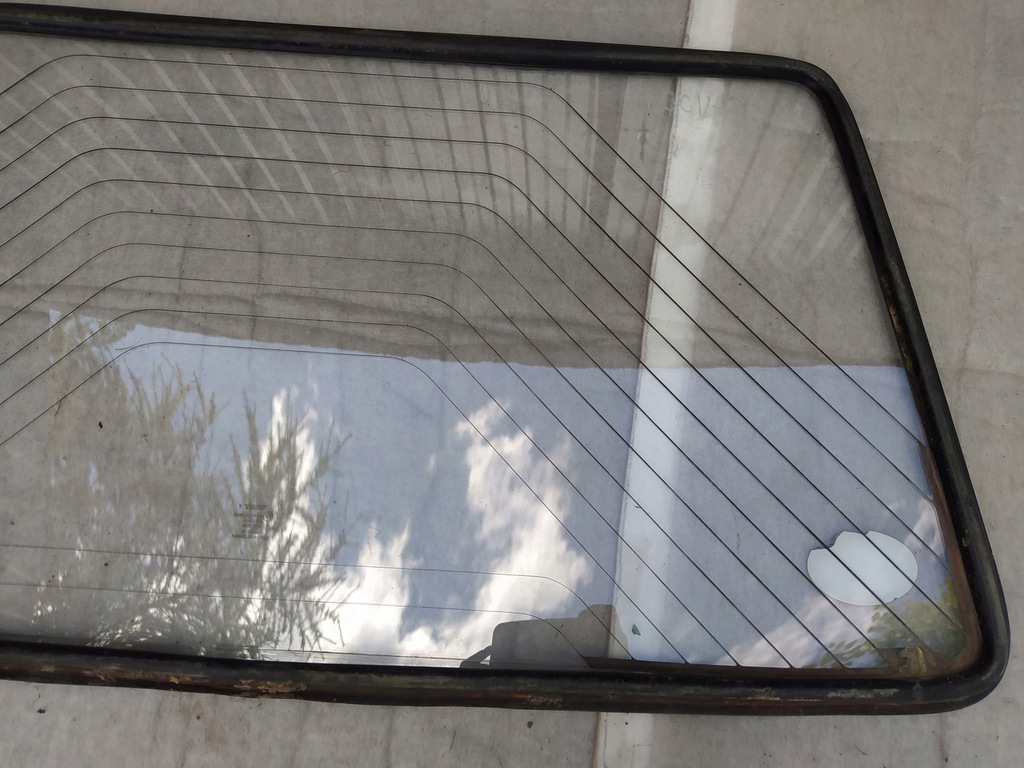 фото №6, Стекло задняя задняя крышки багажника - skoda favorit