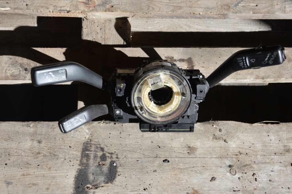 фото №1, Перемикач комбінований стрічка volkswagen оригінальний номер 3c0959653b