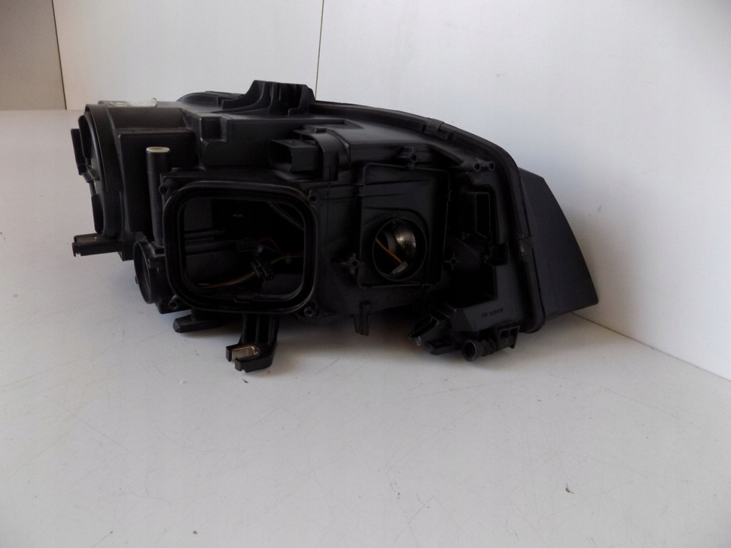 фото №12, Audi a4 лампа левая ксенон - 5193