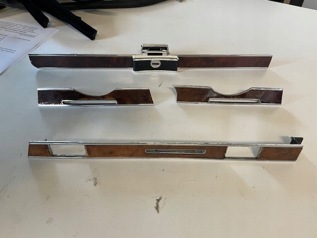 фото №1, Drewno mercedes 107 na панель приладів po реставрація prelift