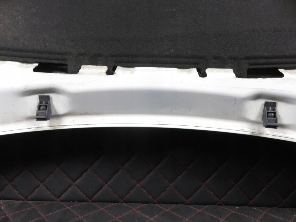 Skoda rapid 5j капот кришка двигуна комплектна Зі Шроту