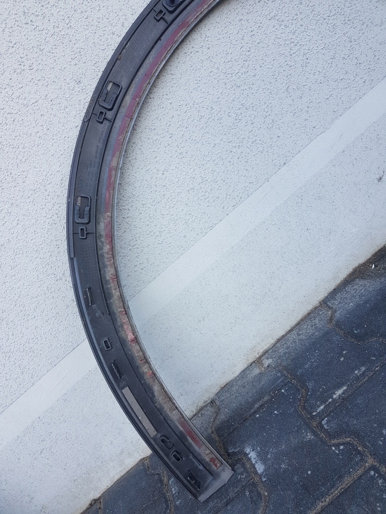 фото №4, Молдинг подкрылок накладка audi e-tron 4ke853718