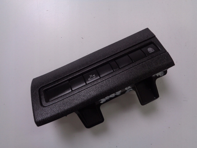 фото №1, Панель крышки задняя peugeot 3008 ii 2016-