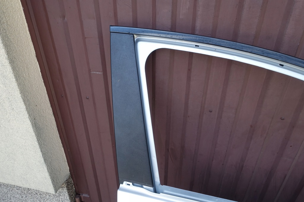 фото №7, Kia sportage v дверь передние правое серебристые молдинг