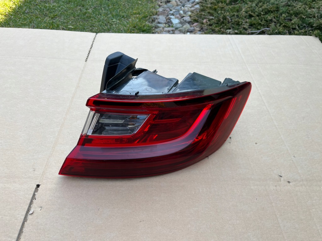 Купить Фара задний  правый  европа  renault megane hb led 2015 -19