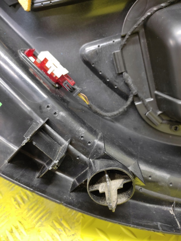 фото №8, Audi a6 c6 kombi оббивка двері правий задня