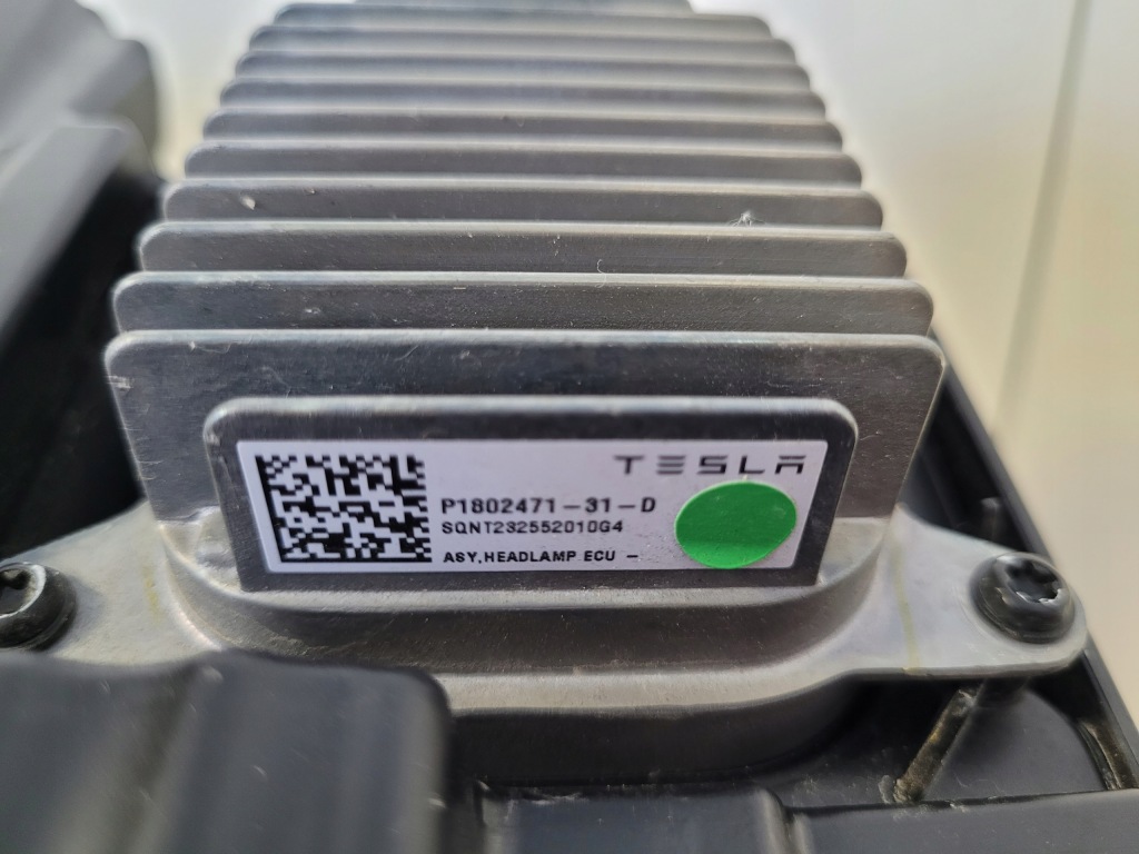 Tesla 3 лампа лівий перед ліва передня full led highland 1760888-00-e в Україні