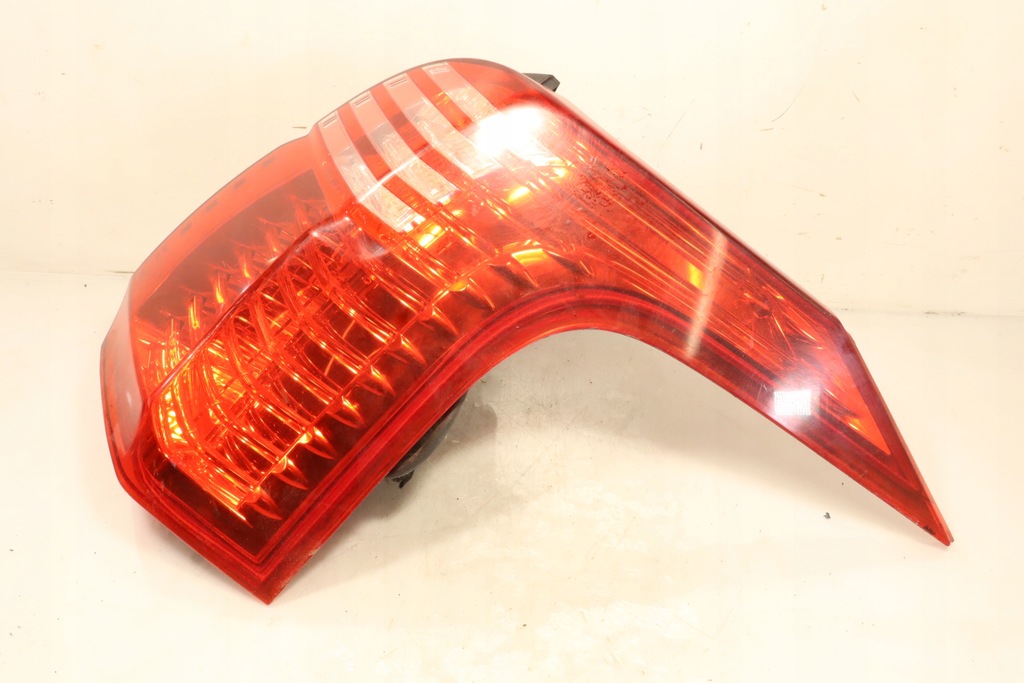 фото №1, Лампа правая задняя peugeot 5008 i e20819