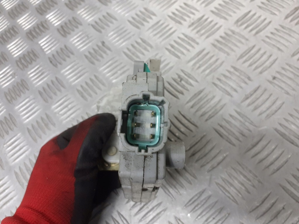 фото №4, Замок двері правий задня nissan primera p11