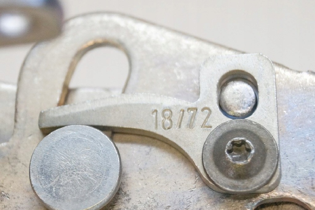 фото №9, Mercedes benz cla c117 петля капот левая сторона новый оригинальный + a1178800