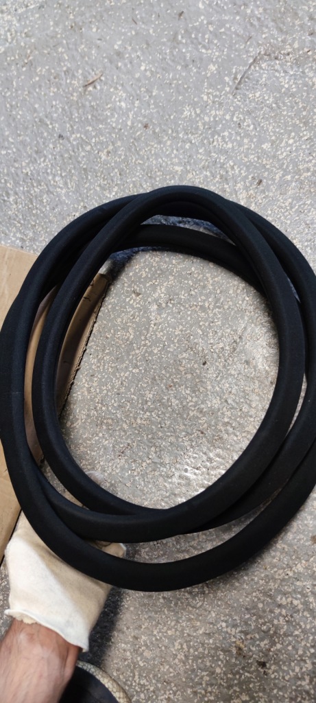 фото №1, Mercedes w221 прокладка двері лівий перед ładna