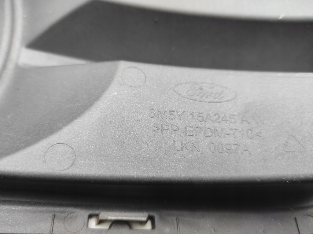 Решётка бампера противотуманной фары правый  ford focus st 05-08 6m5y15a245aw в Украине